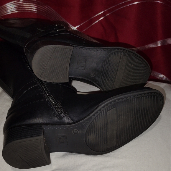 Women's Knee High 2.5 In heeled Leather Boot Sz 8 Wide by TIME & TRU - Picture 10 of 12